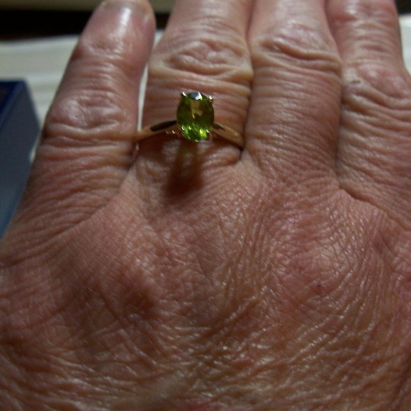14K Gold Peridot Ring - Picture 2 of 4